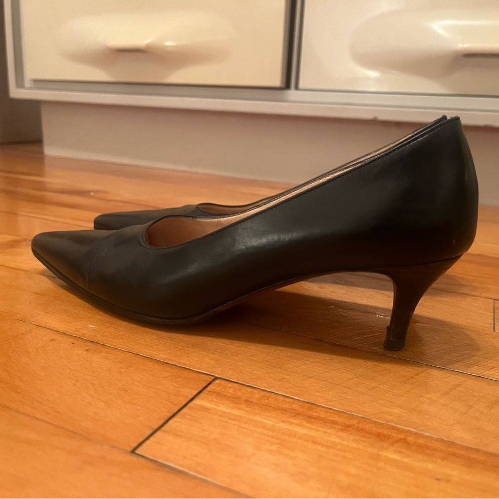 Manolo Blahnik Black Leather Pointed-Toe Kitten Heel Pumps - Picture 3 of 4
